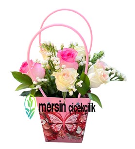 Çantada, Beyaz Pembe Güller, Mersin Çiçekçi